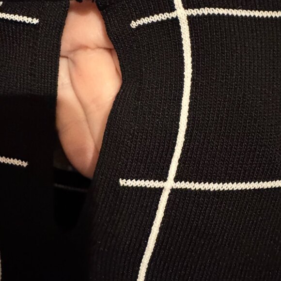 ❤️NWT BEAUTIFUL WHITE TOP w/LACE DETAIL XS #B - Picture 4 of 7